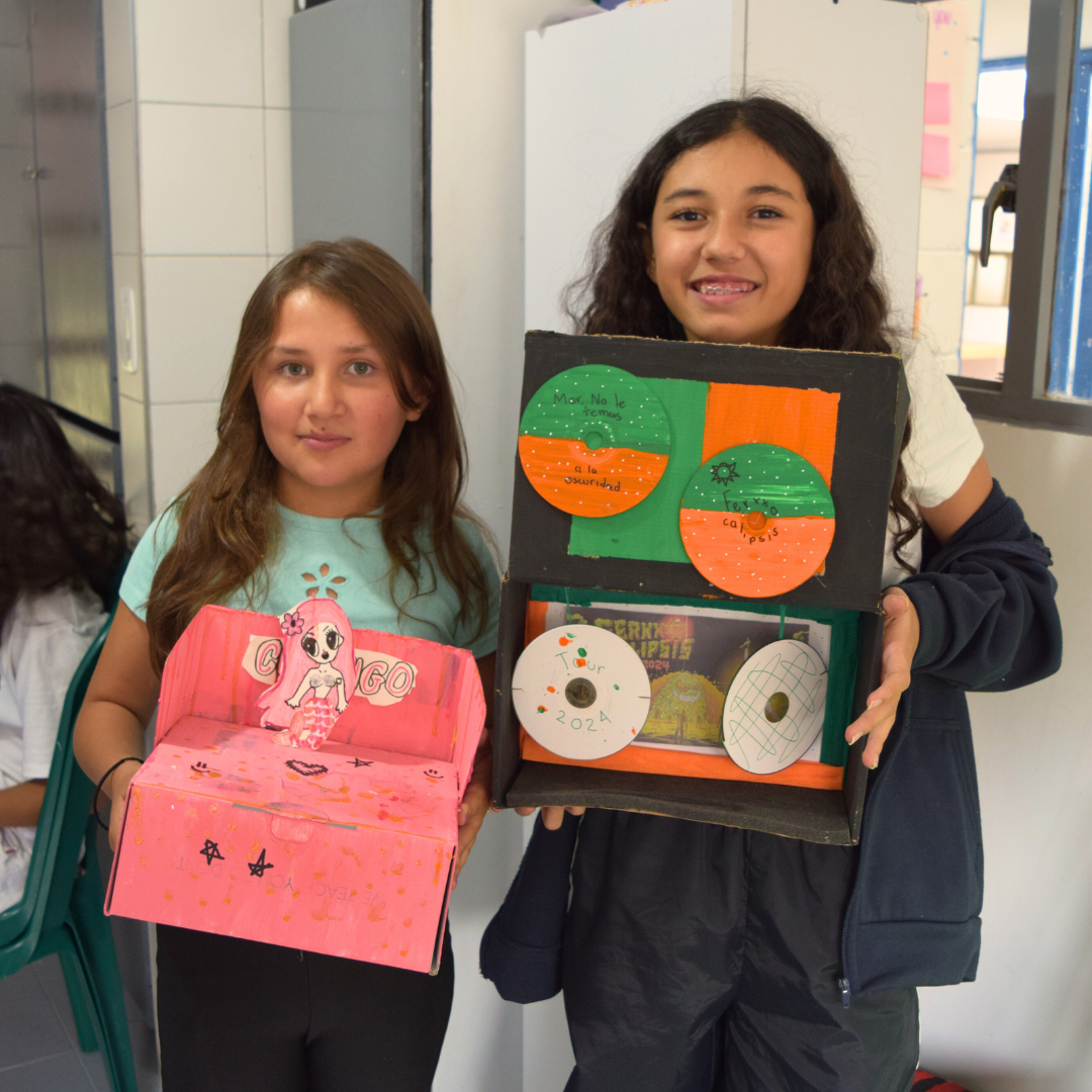 Estudiantes de Renfort aprendiendo con la pedagogía Escole.